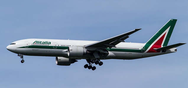 Alitalia Boeing 777-200ER (Ken H)